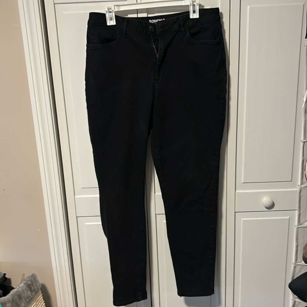 Black jeans Sonoma 14 regular curvy skinny.